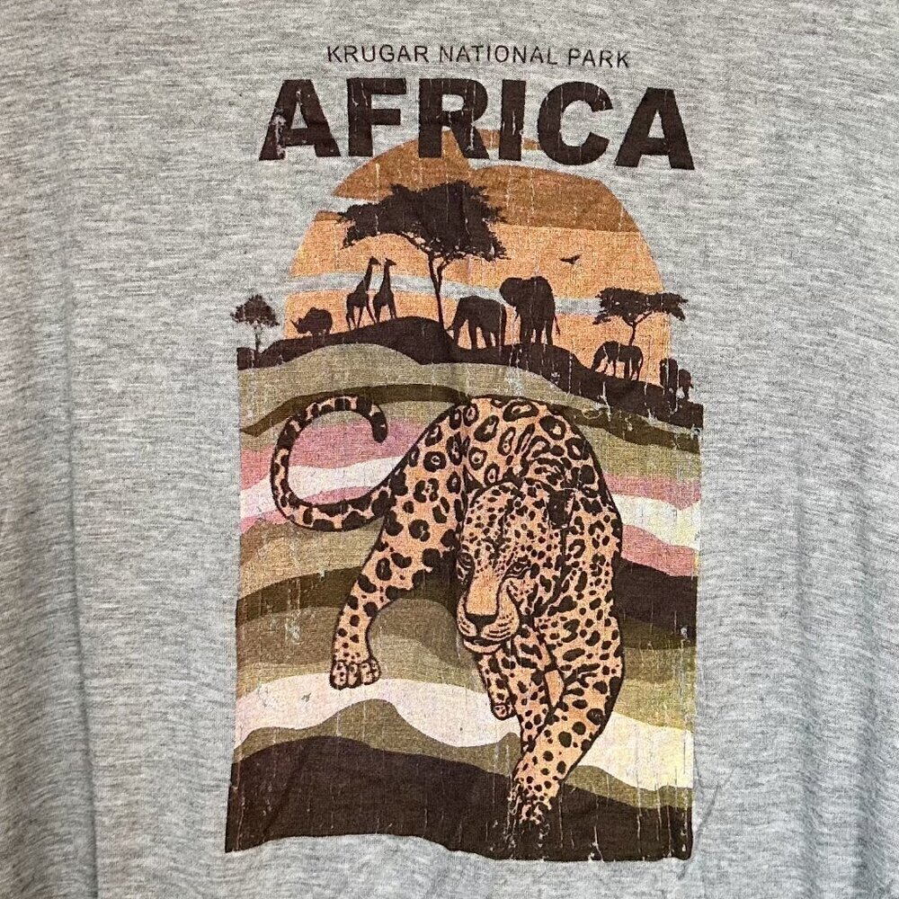 NWT Wst Cst Gray Kruger National Park Africa Graphic Tee - Size: Medium - Picture 4 of 5
